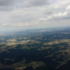 Flugwegposition um 14:12:48: Aufgenommen in der Nähe von Gemeinde Groß Gerungs, Österreich in 1684 Meter